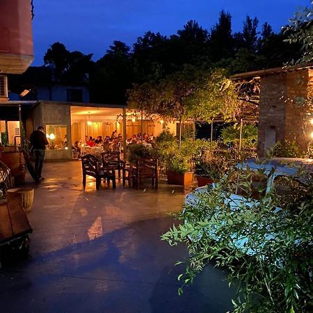 Amare Ristorante Locanda Certosa di Pavia Exterior foto