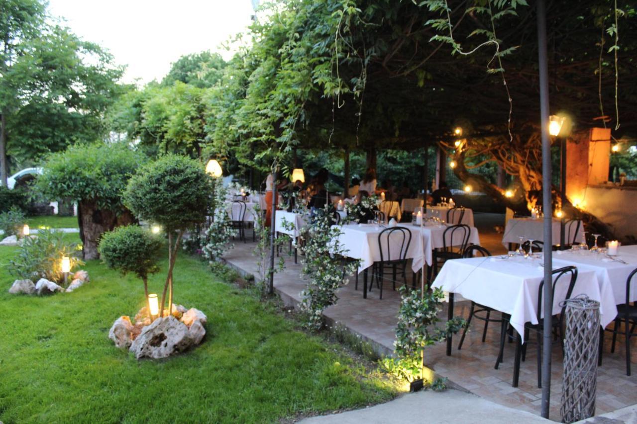Amare Ristorante Locanda Certosa di Pavia Exterior foto